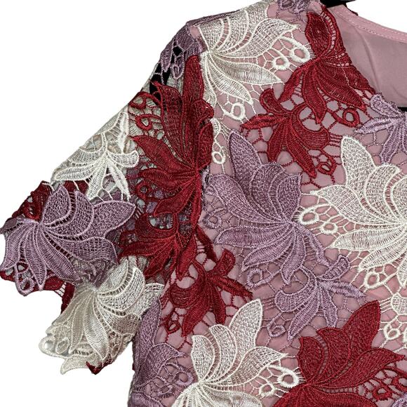 Adelyn Rae Lilly Lace Overlay Blouse Cream Pink Red Women Small NWT Romantic - Picture 4 of 8